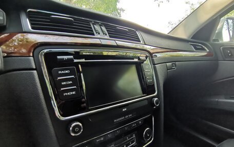 Skoda Superb III рестайлинг, 2012 год, 1 300 000 рублей, 22 фотография