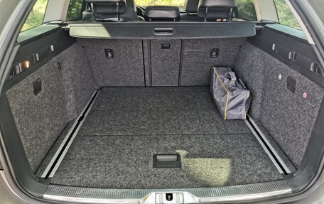 Skoda Superb III рестайлинг, 2012 год, 1 300 000 рублей, 38 фотография