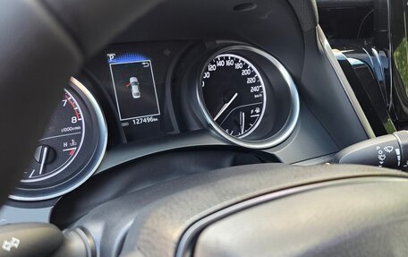 Toyota Camry, 2021 год, 2 800 000 рублей, 8 фотография