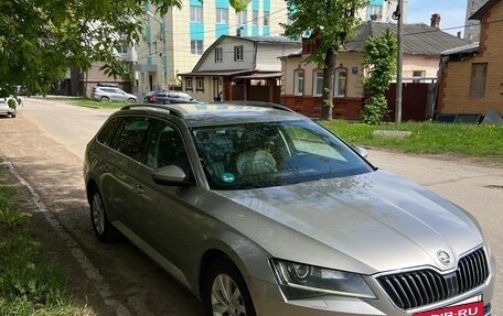 Skoda Superb III рестайлинг, 2017 год, 2 500 000 рублей, 3 фотография