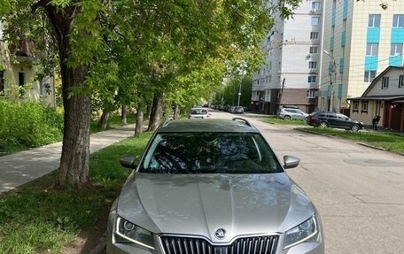 Skoda Superb III рестайлинг, 2017 год, 2 500 000 рублей, 2 фотография