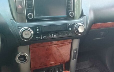 Toyota Land Cruiser Prado 150 рестайлинг 2, 2010 год, 3 100 000 рублей, 6 фотография