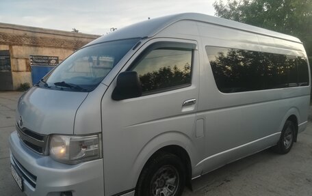 Toyota HiAce H200, 2011 год, 3 100 000 рублей, 7 фотография