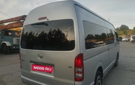 Toyota HiAce H200, 2011 год, 3 100 000 рублей, 5 фотография