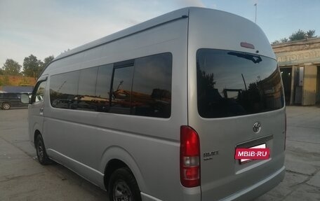 Toyota HiAce H200, 2011 год, 3 100 000 рублей, 4 фотография
