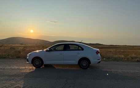 Skoda Rapid II, 2021 год, 925 000 рублей, 2 фотография