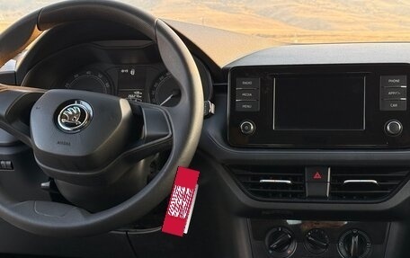 Skoda Rapid II, 2021 год, 925 000 рублей, 10 фотография