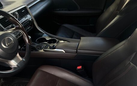 Lexus RX IV рестайлинг, 2019 год, 4 900 000 рублей, 5 фотография