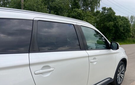 Mitsubishi Outlander III рестайлинг 3, 2019 год, 2 250 000 рублей, 7 фотография