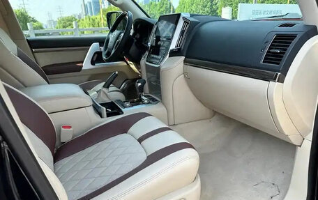 Toyota Land Cruiser 200, 2021 год, 7 600 131 рублей, 8 фотография
