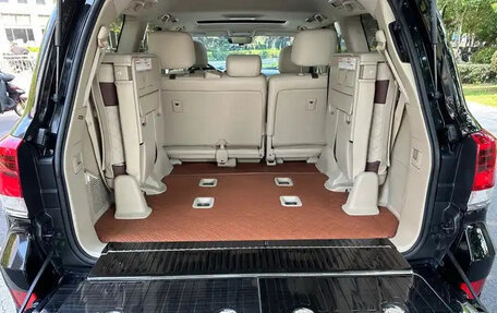 Toyota Land Cruiser 200, 2021 год, 7 600 131 рублей, 15 фотография
