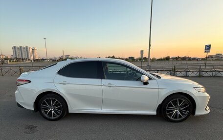 Toyota Camry, 2022 год, 3 850 000 рублей, 6 фотография