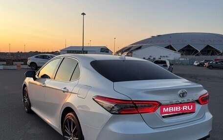 Toyota Camry, 2022 год, 3 850 000 рублей, 9 фотография