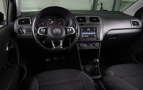 Volkswagen Polo VI (EU Market), 2018 год, 1 199 000 рублей, 6 фотография