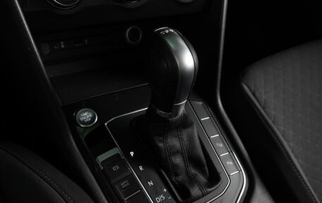 Volkswagen Tiguan II, 2017 год, 2 100 000 рублей, 17 фотография