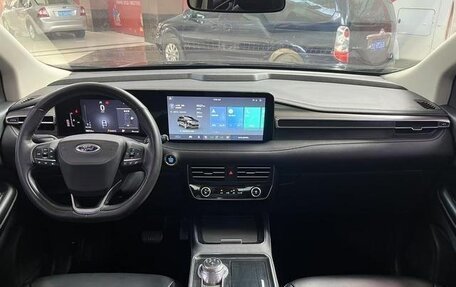 Ford Edge II рестайлинг, 2021 год, 2 280 548 рублей, 6 фотография