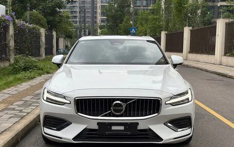Volvo S60 III, 2022 год, 2 215 131 рублей, 2 фотография