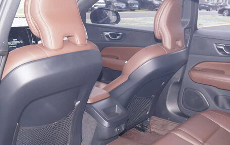 Volvo S60 III, 2022 год, 2 667 000 рублей, 4 фотография