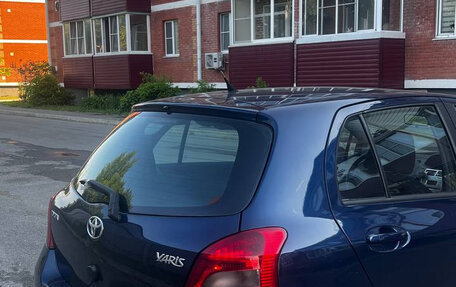 Toyota Yaris III рестайлинг, 2008 год, 600 000 рублей, 5 фотография