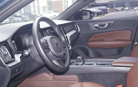 Volvo S60 III, 2022 год, 2 667 000 рублей, 3 фотография