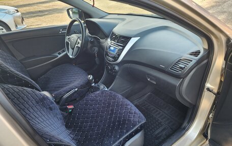 Hyundai Solaris II рестайлинг, 2011 год, 750 000 рублей, 7 фотография