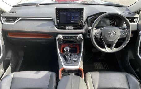 Toyota RAV4, 2022 год, 1 984 000 рублей, 9 фотография