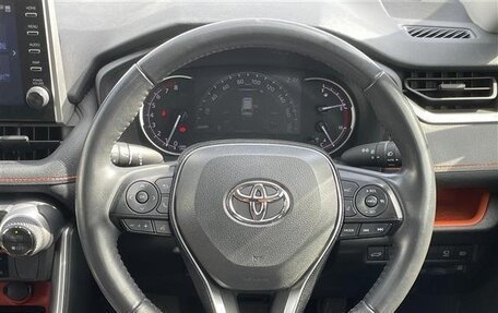 Toyota RAV4, 2022 год, 1 984 000 рублей, 10 фотография