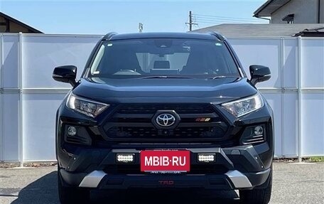 Toyota RAV4, 2022 год, 1 984 000 рублей, 2 фотография