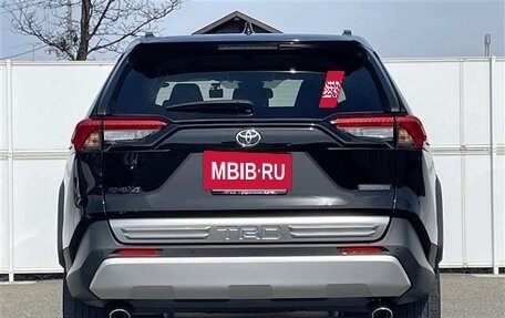 Toyota RAV4, 2022 год, 1 984 000 рублей, 6 фотография