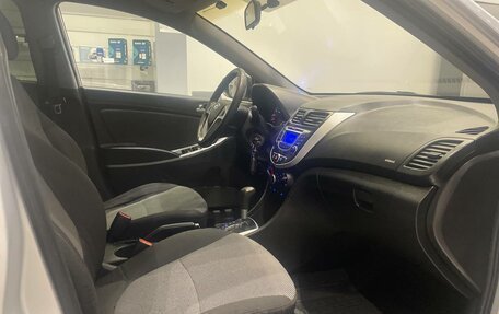 Hyundai Solaris II рестайлинг, 2013 год, 670 000 рублей, 9 фотография