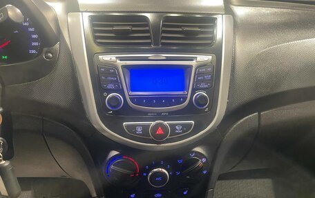 Hyundai Solaris II рестайлинг, 2013 год, 670 000 рублей, 11 фотография