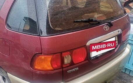 Toyota Ipsum II, 2000 год, 400 000 рублей, 4 фотография
