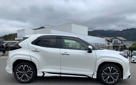 Toyota Yaris Cross, 2022 год, 1 424 000 рублей, 4 фотография