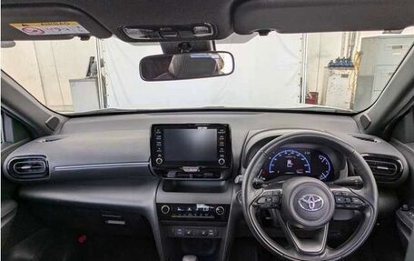 Toyota Yaris Cross, 2022 год, 1 424 000 рублей, 9 фотография