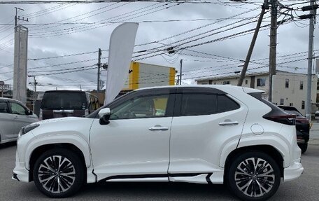 Toyota Yaris Cross, 2022 год, 1 424 000 рублей, 8 фотография