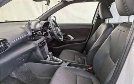Toyota Yaris Cross, 2022 год, 1 424 000 рублей, 15 фотография