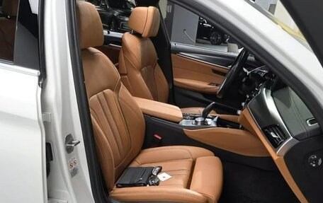 BMW 5 серия, 2022 год, 3 960 000 рублей, 9 фотография