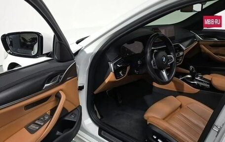 BMW 5 серия, 2022 год, 3 960 000 рублей, 10 фотография