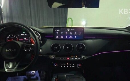 KIA Stinger I, 2022 год, 2 600 275 рублей, 8 фотография