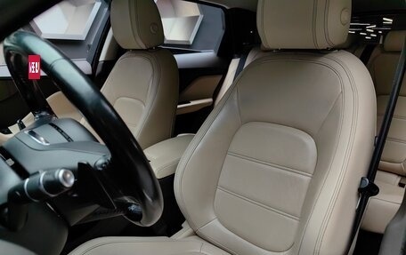Jaguar F-Pace, 2018 год, 2 400 000 рублей, 14 фотография