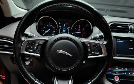 Jaguar F-Pace, 2018 год, 2 400 000 рублей, 29 фотография
