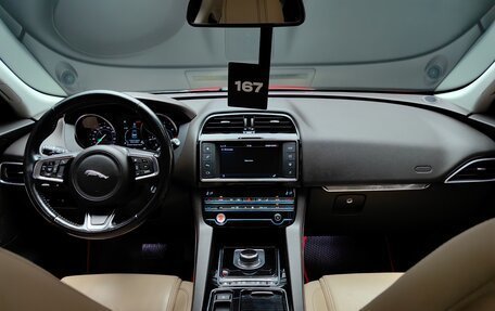 Jaguar F-Pace, 2018 год, 2 400 000 рублей, 27 фотография