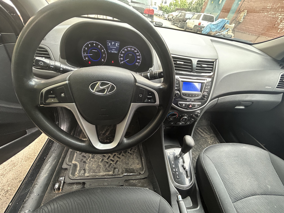Hyundai Solaris I, 2012 год, 950 000 рублей, 18 фотография