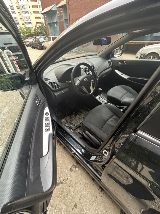 Hyundai Solaris I, 2012 год, 950 000 рублей, 24 фотография