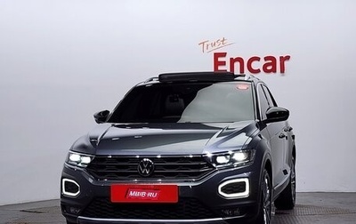 Volkswagen T-Roc I, 2022 год, 2 227 000 рублей, 1 фотография