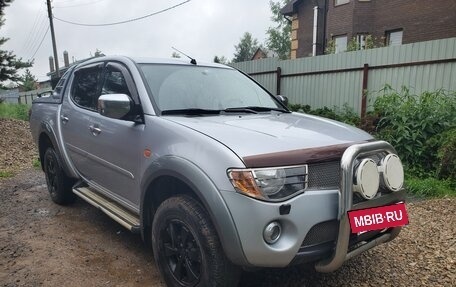 Mitsubishi L200 IV рестайлинг, 2006 год, 1 300 000 рублей, 2 фотография