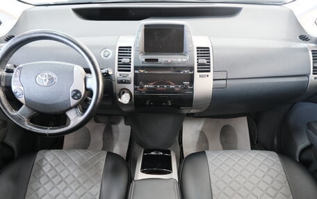 Toyota Prius, 2007 год, 849 000 рублей, 14 фотография