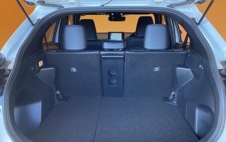 Toyota Yaris Cross, 2022 год, 1 402 000 рублей, 5 фотография
