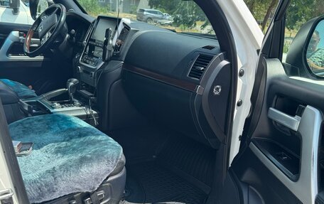 Toyota Land Cruiser 200, 2017 год, 6 500 000 рублей, 1 фотография