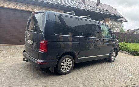 Volkswagen Multivan T6 рестайлинг, 2018 год, 3 650 000 рублей, 5 фотография